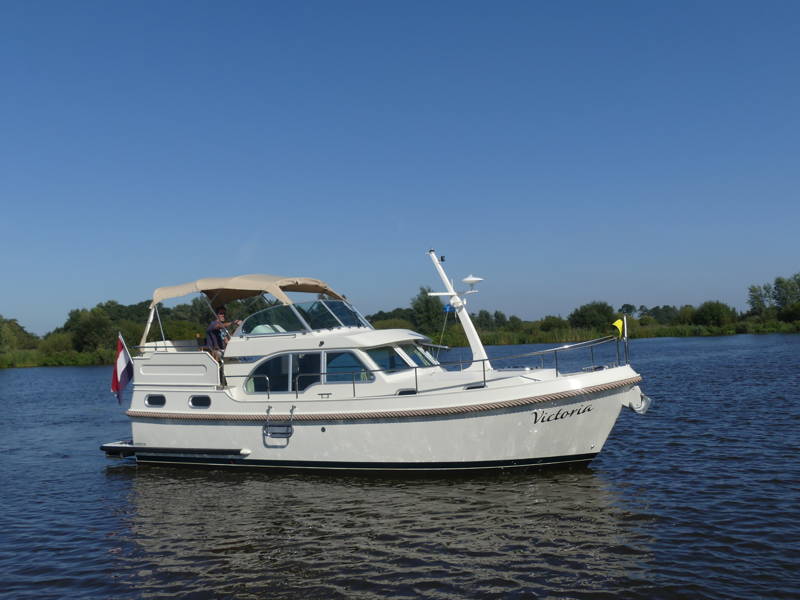 brakel yachtcharter bootverhuur friesland sneek