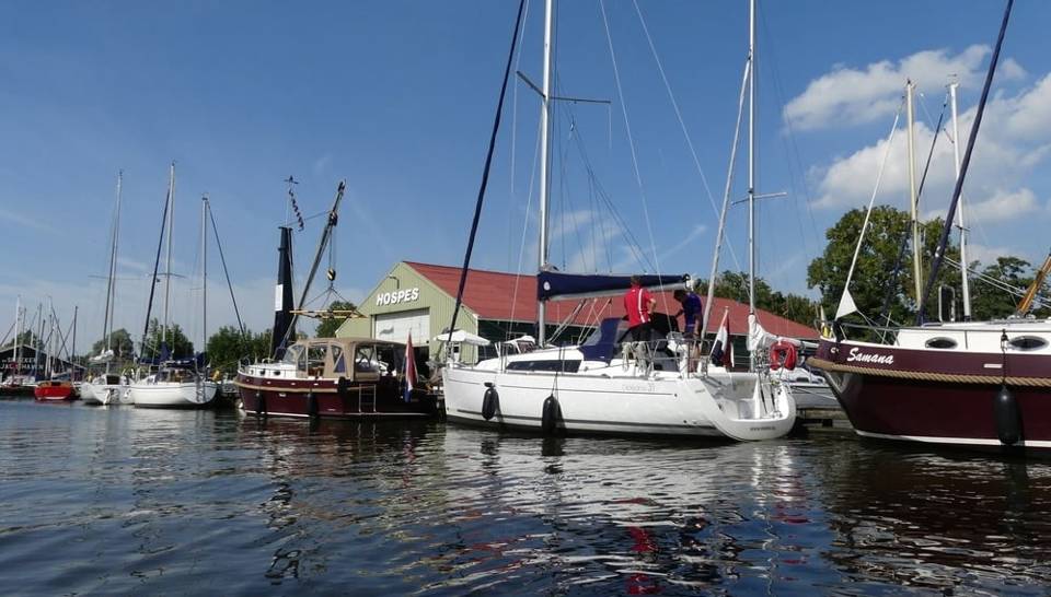 Yachtcharter IJsselmeer motorboten en zeilboten